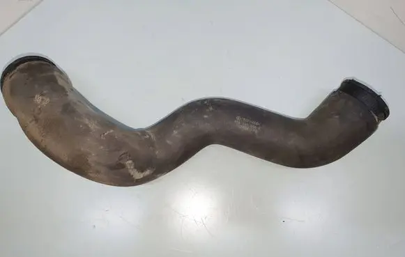 Volkswagen PASSAT B5 Intercooler hose/pipe 058145856K