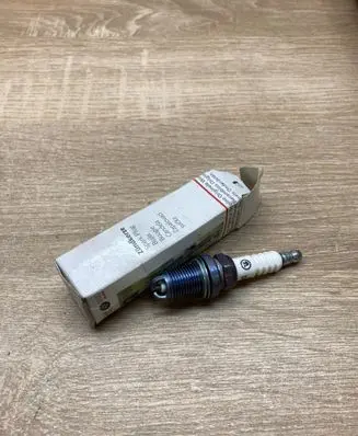 Skoda Fabia Mk1 (6Y) Spark plug 101000060AA DR15TC