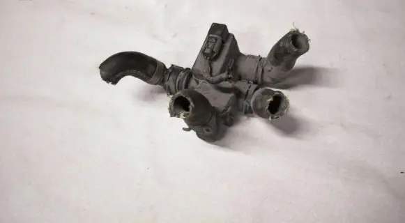 Mercedes-Benz E W211 Coolant heater control valve A2118820584