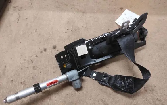 Volvo S40 Rear seatbelt 8639547