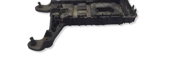 Volkswagen PASSAT CC Battery tray 1K0915333