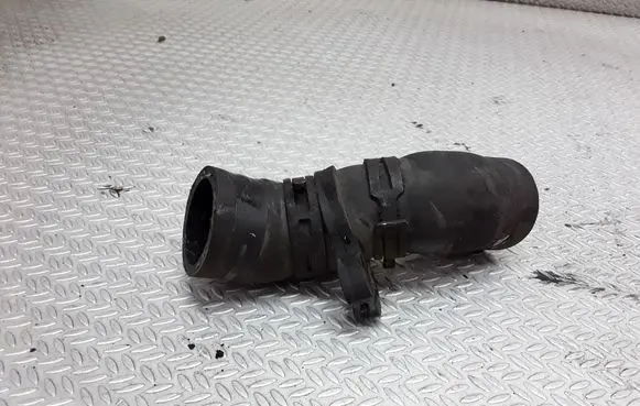 Volkswagen Touran I Engine coolant pipe/hose