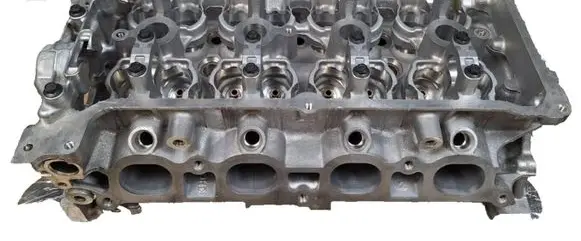 Nissan Note (E11) Engine head HR15DE HR15