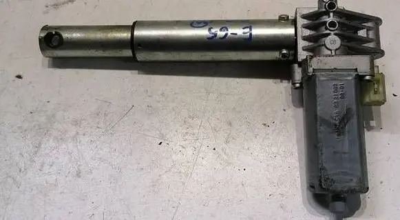 BMW 7 E65 E66 Seat adjustment motor 8321089