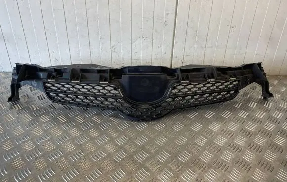 Toyota Auris 150 Front grill 5311102390