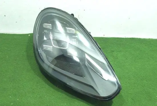 Porsche Cayenne (92A) Headlight/headlamp 7P5941036H 1EX01174502