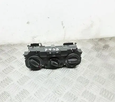 Volkswagen Jetta V Climate control unit 5HB00932225 1K2820045