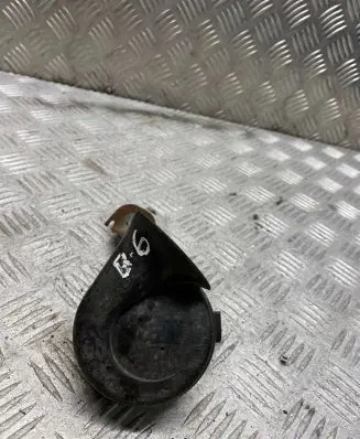 Volkswagen PASSAT B6 Horn signal A28057625