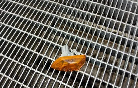 Ford Ranger Front fender indicator light AB3913K354A