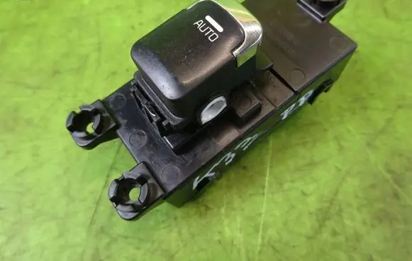 KIA Ceed Quarter vent window switch 93580-A2100