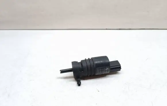 BMW 3 E92 E93 Windscreen/windshield washer pump 7302589