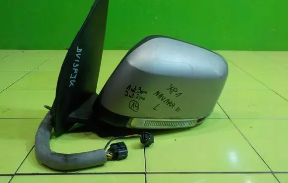 Nissan Navara D40 Front door electric wing mirror LEWE
