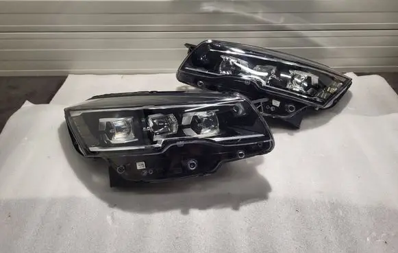 Peugeot 508 Headlights/headlamps set 9807241680
