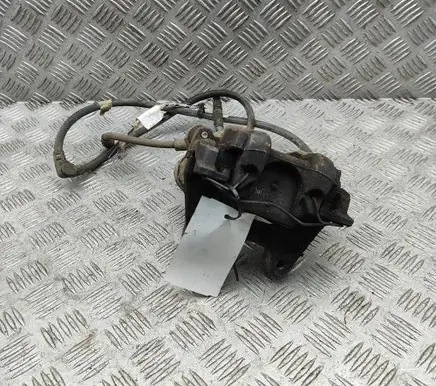 Volkswagen PASSAT B8 Rear brake caliper 3Q0615424