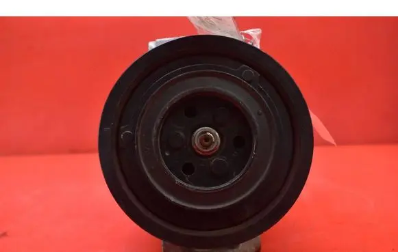 Volvo V40 Air conditioning (A/C) compressor (pump) 31348965