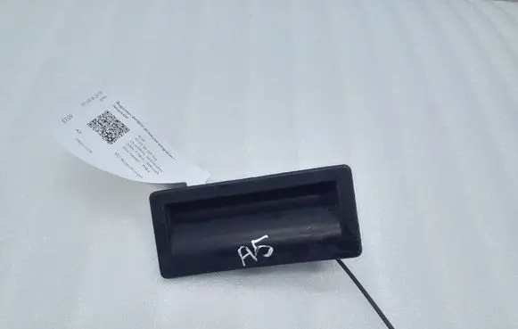 Tailgate opening switch