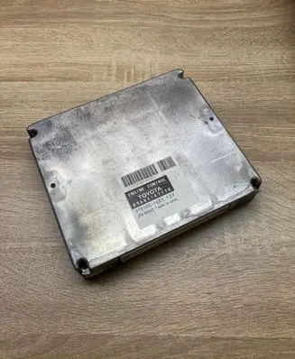 Toyota Prius (XW20) Engine control unit/module ECU 8966147110 2751001633