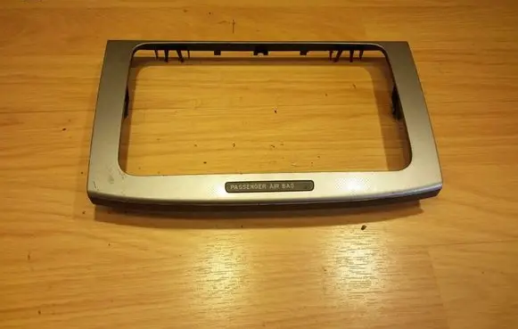 Volkswagen PASSAT B6 Radio/GPS head unit trim 3C0858069M