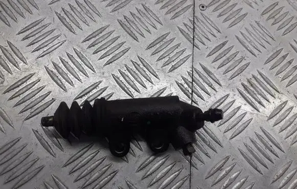 Toyota Corolla E120 E130 Clutch release bearing slave cylinder 