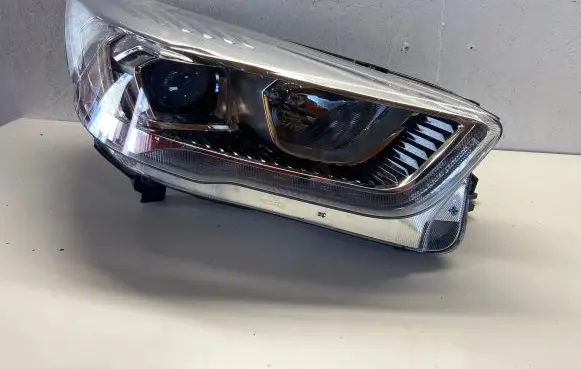 Ford Kuga II Headlight/headlamp GV4113W029CJ 11531175 90156360