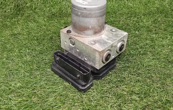 KIA Soul ABS Pump 589102K840