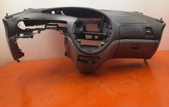 Toyota Previa (XR30, XR40) II Dashboard