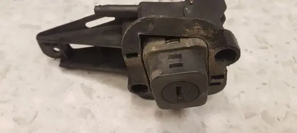Renault Clio I Tailgate exterior lock 