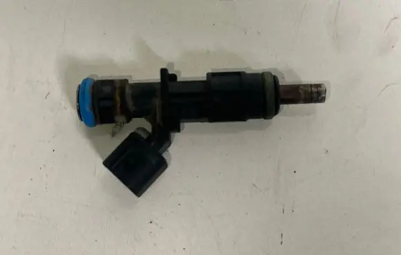 Dodge Durango III Fuel injector 05281568AA