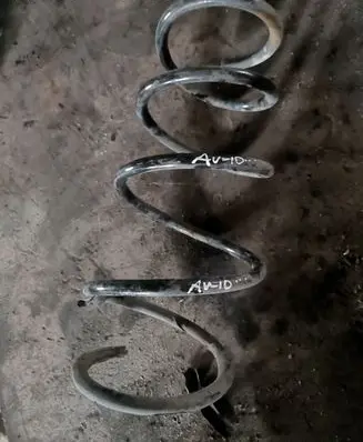 Toyota Avensis T270 Front coil spring