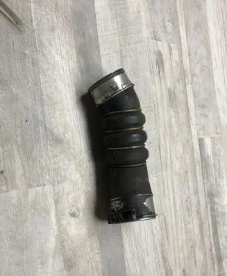 BMW 1 E81 E87 Intercooler hose/pipe 77974800
