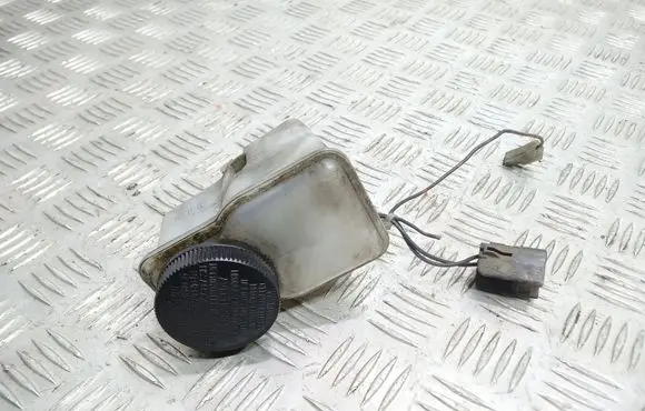 Mazda 626 Brake fluid reservoir 3309