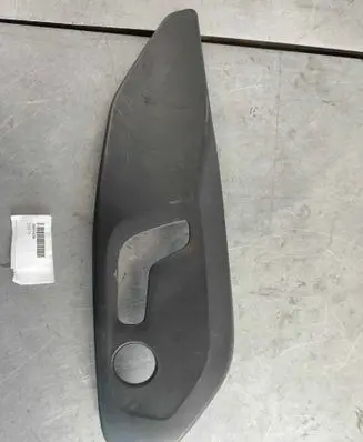 Volvo XC60 Front door seat control surround trim 39831636