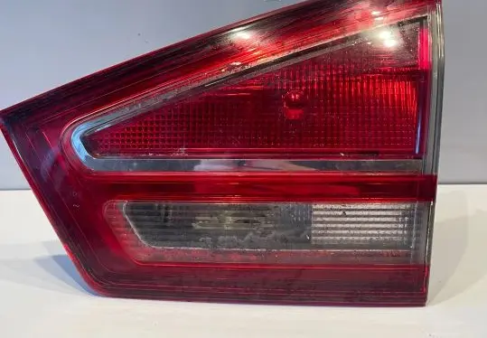 Ford B-MAX Rear/tail lights AV1113A602AF