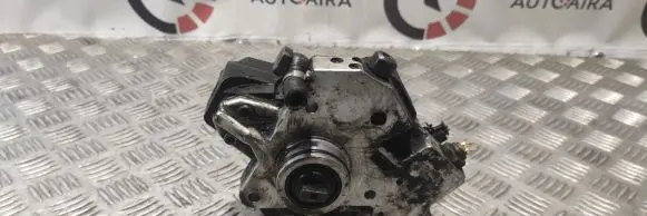 Volvo V70 Fuel injection high pressure pump 30756125