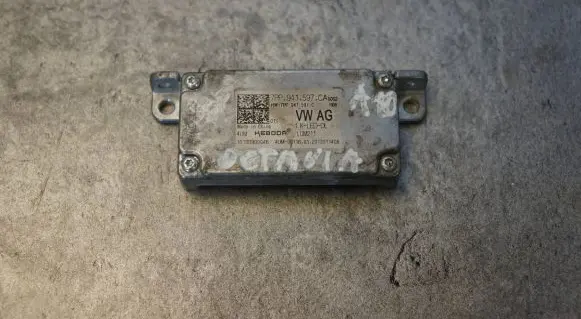 Skoda Octavia Mk3 (5E) Headlight ballast module Xenon 7PP941597CA