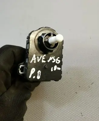 Toyota Avensis T270 Headlight level adjustment motor 
