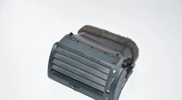 BMW 7 E38 Dashboard side air vent grill/cover trim 8390114