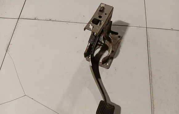 Dodge Caliber Brake pedal 