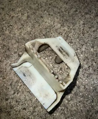 Radiator mount bracket