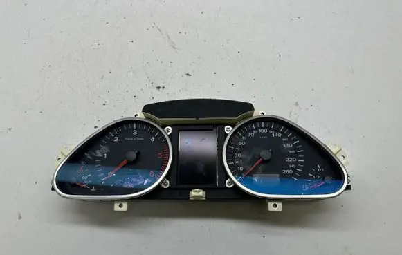 Audi A6 S6 C6 4F Speedometer (instrument cluster) 4F0920900N 4F0910900A