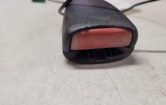 Volvo V50 Front seatbelt buckle 6013208
