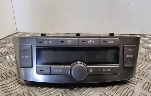 Toyota Avensis T250 Climate control unit 5590205050H 7J171A6 5590005271