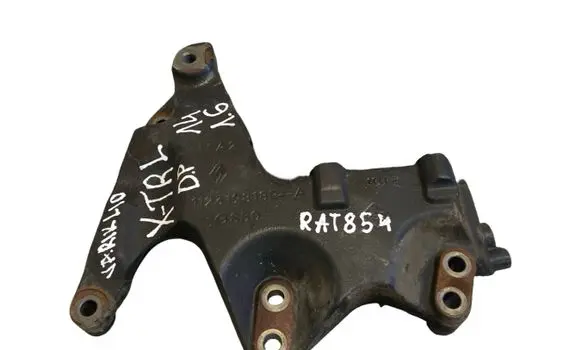 Engine mounting bracket