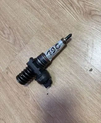 Audi A4 S4 B6 8E 8H Fuel injector 038130073AR 0414720214