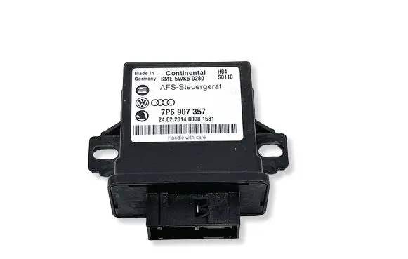 Volkswagen Touareg II Light module LCM 7P6907357 5WK50280