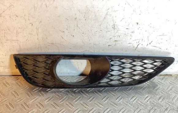 Audi Q7 4L Front fog light trim/grill 4L0807676C