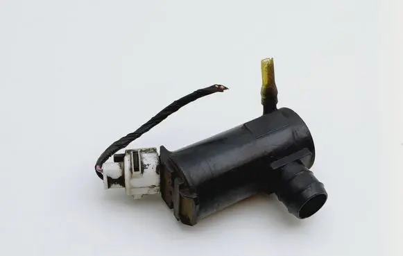 Windscreen/windshield washer pump