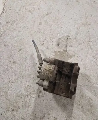 Citroen C4 II Front brake caliper