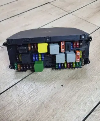 Mercedes-Benz E W212 SAM control unit A2129006724 A2129015104 A2129024708