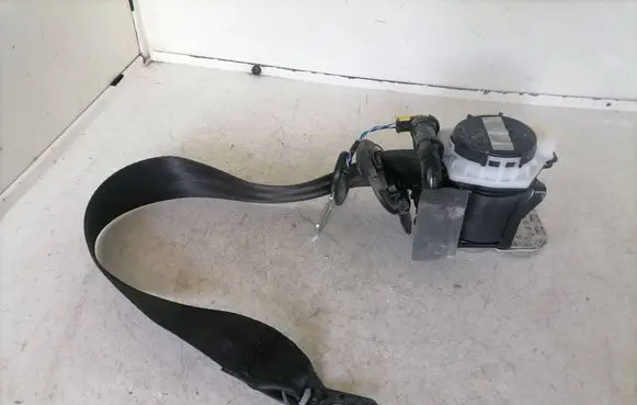 Volkswagen Golf VII Front seatbelt 1K61030619 707A0A